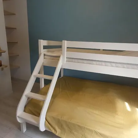 Maison Au Calme Et Avec Le Charme De La Pierre, Gite 