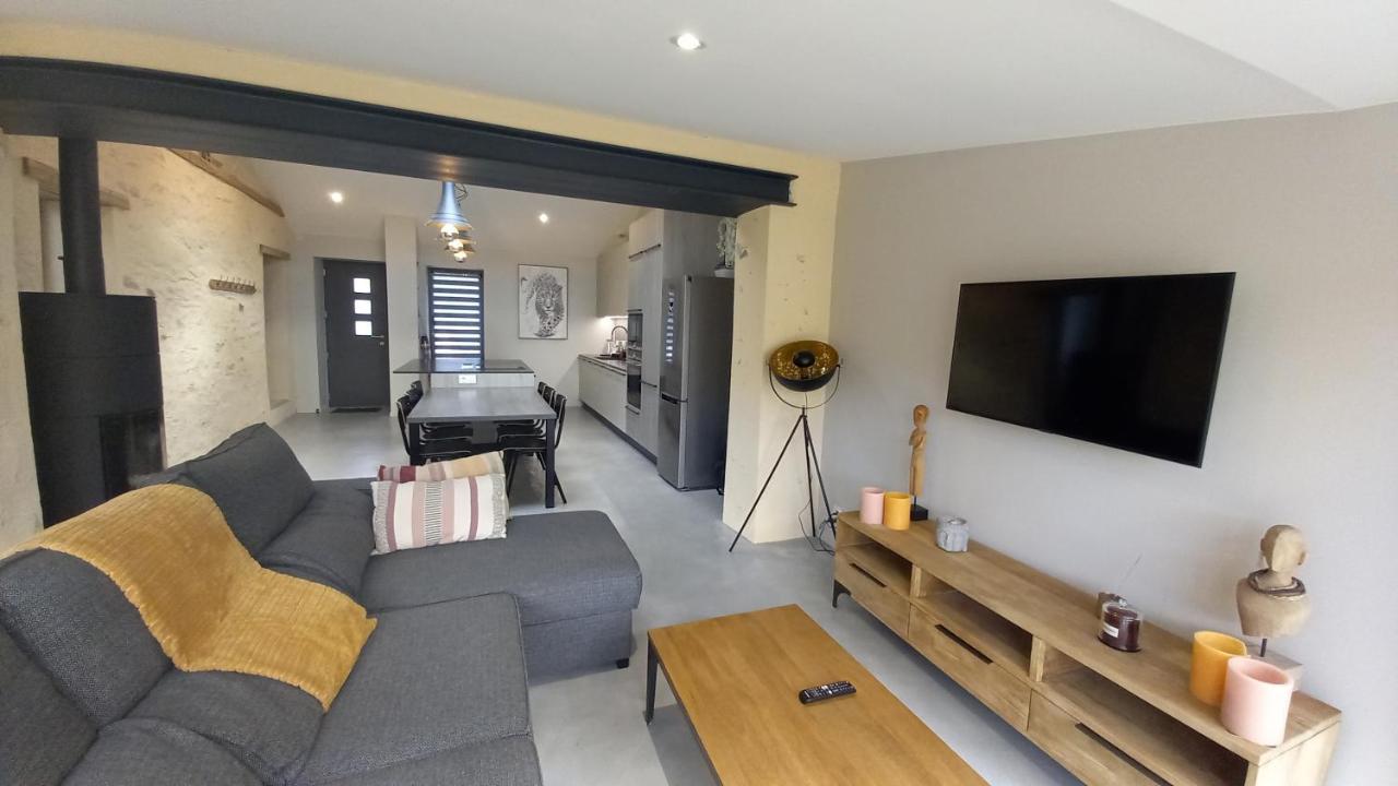 Maison Au Calme Et Avec Le Charme De La Pierre, 