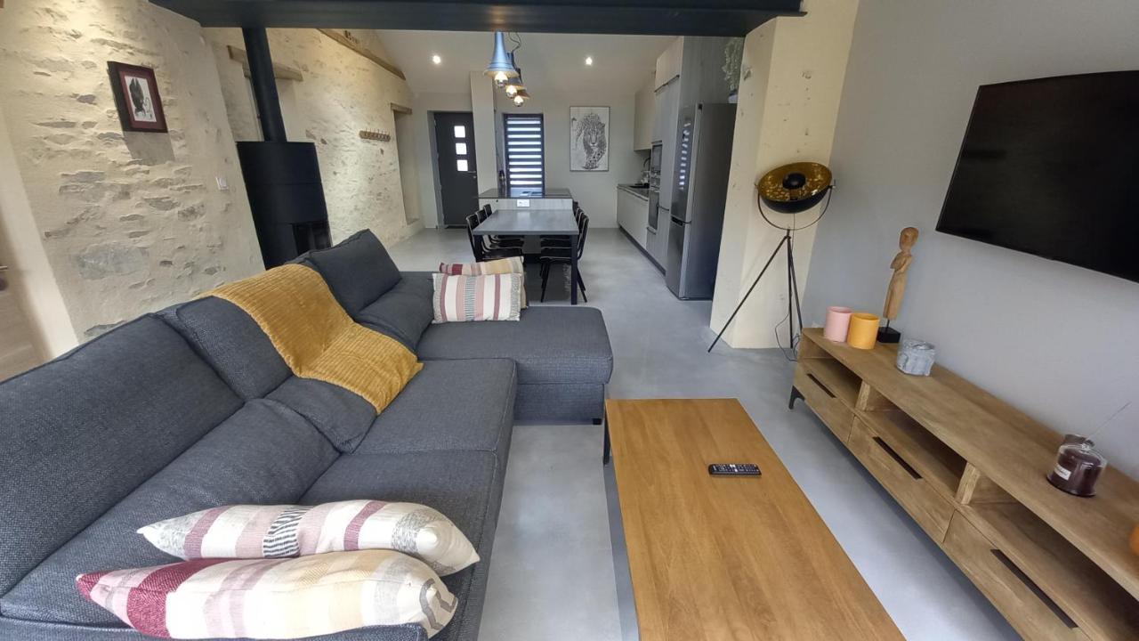 Maison Au Calme Et Avec Le Charme De La Pierre, 