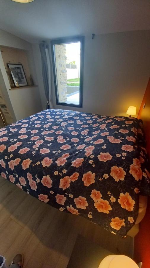 Hébergement de vacances Maison Au Calme Et Avec Le Charme De La Pierre,  Le Rêve Doré