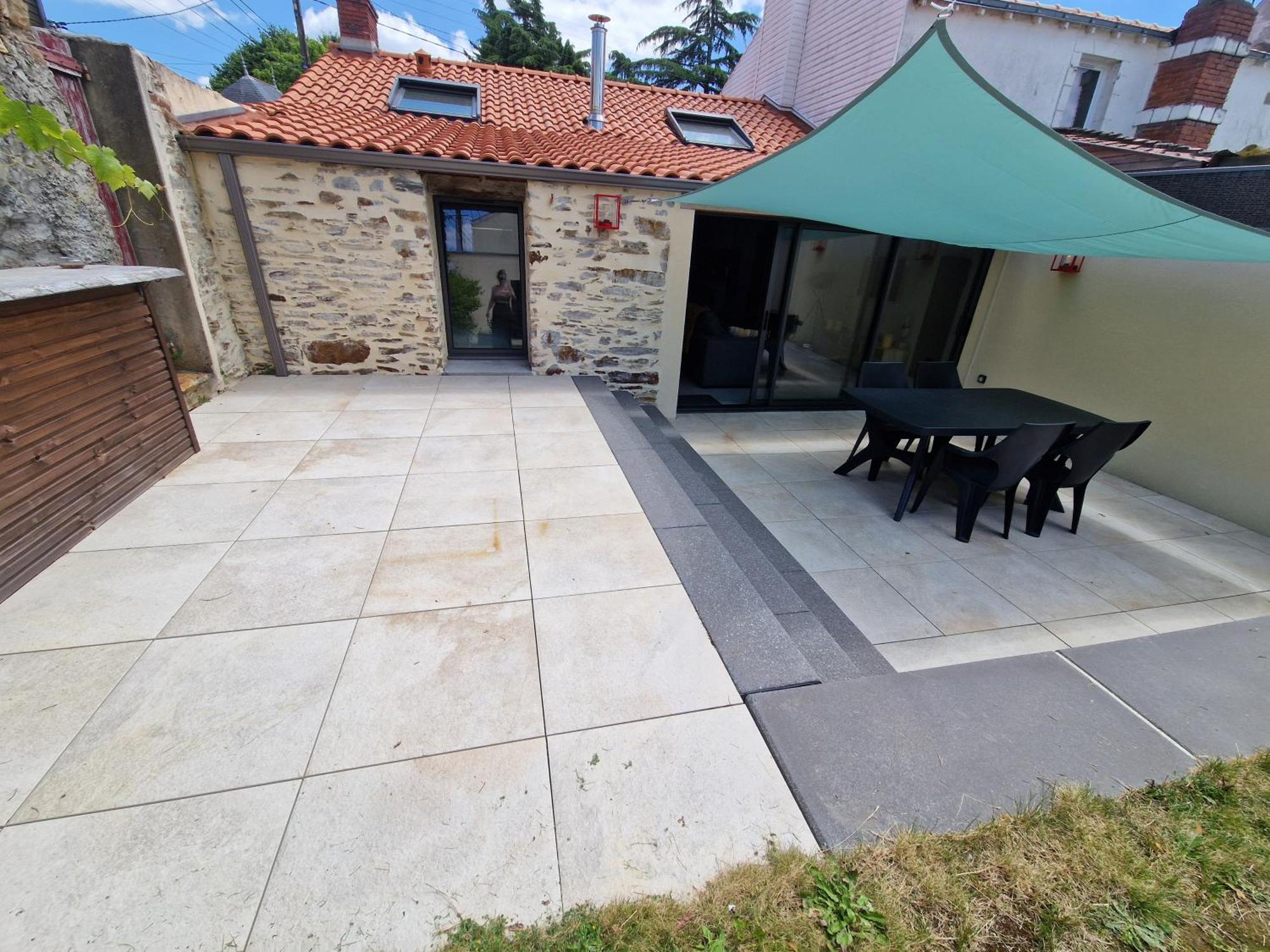 Maison Au Calme Et Avec Le Charme De La Pierre,  Le Rêve Doré *