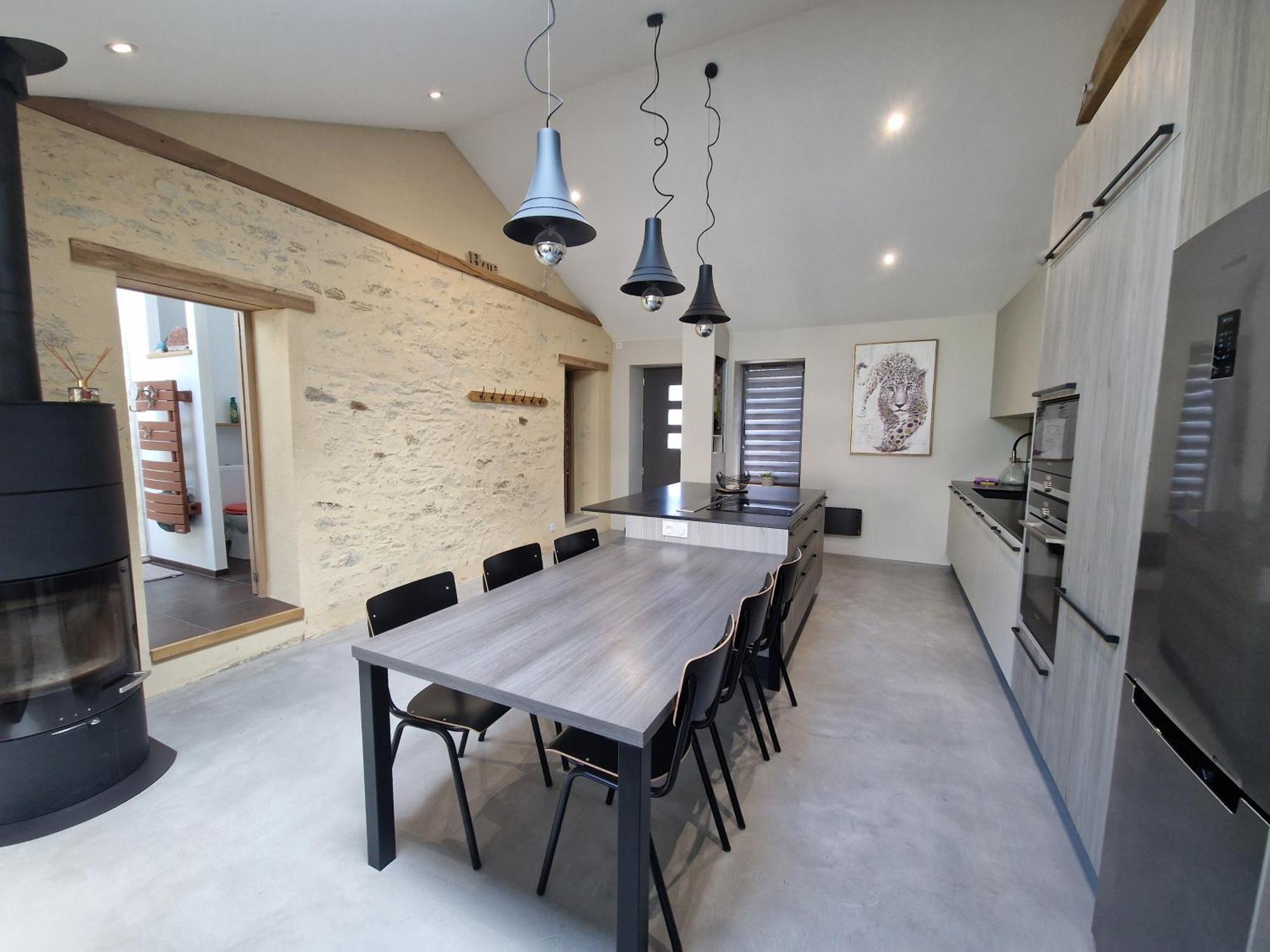Maison Au Calme Et Avec Le Charme De La Pierre,  Le Rêve Doré Hébergement de vacances