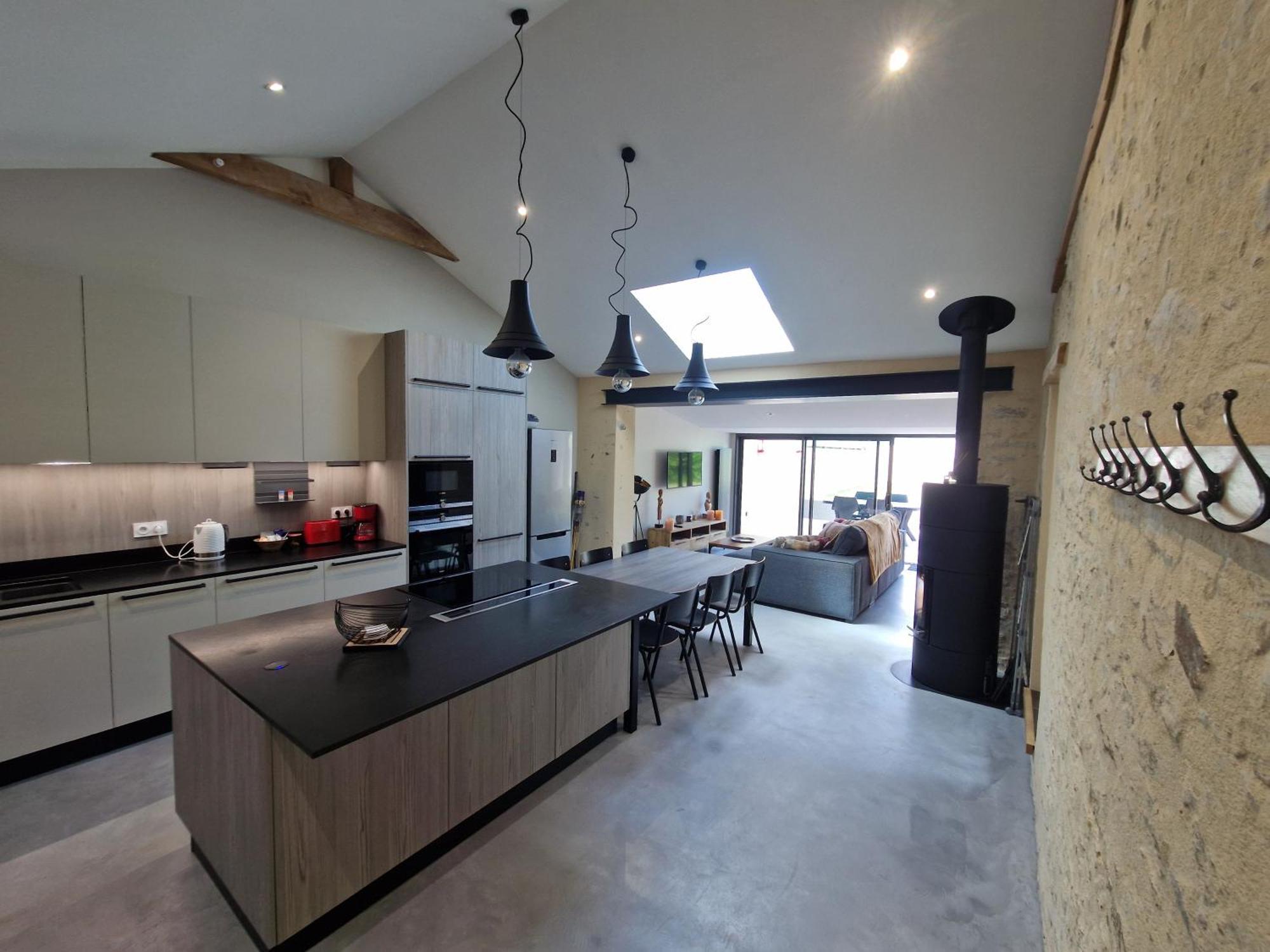 Vakantiehuis Maison Au Calme Et Avec Le Charme De La Pierre, 