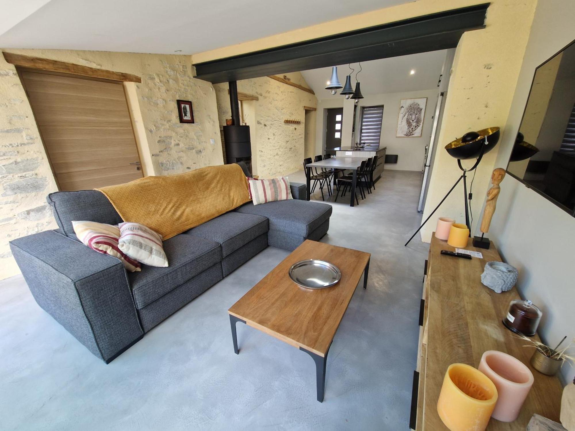 Maison Au Calme Et Avec Le Charme De La Pierre, 